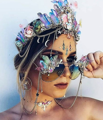 Accessorize to Mesmerize: The Ultimate Guide to Women's Festival Accessories for 2024!