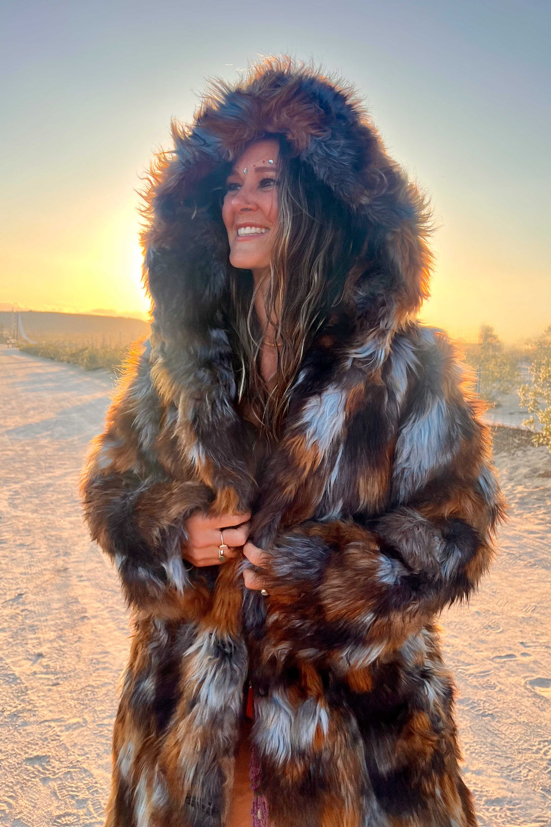 Women's Fake Fur Hooded Playa Coat in 