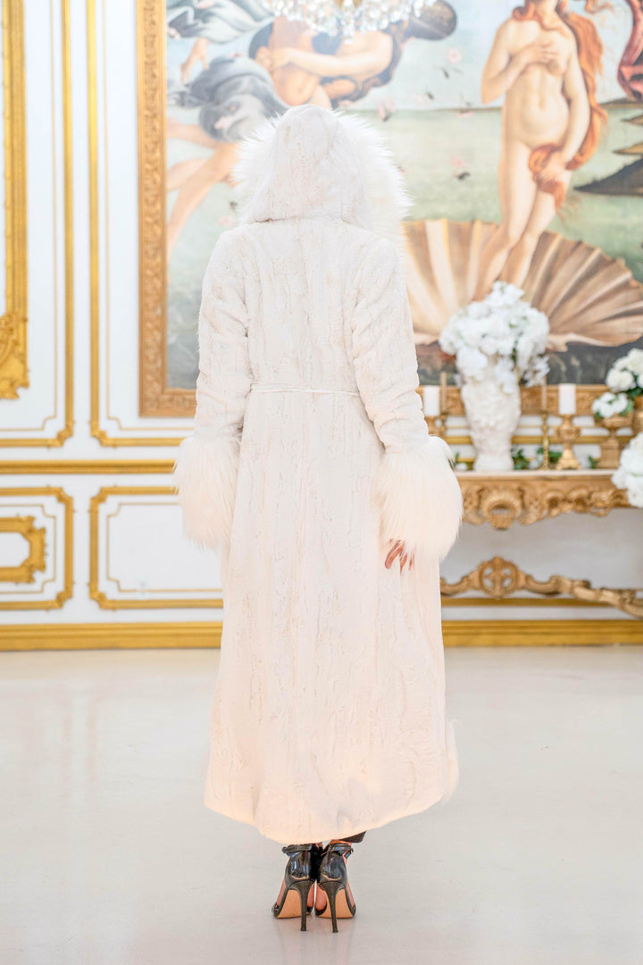 Women's Luxury Faux Fur Temptress Coat in White Raven L / Ivory Raven Women's Luxury Faux Fur Temptress Coat in White Raven L / Ivory Raven