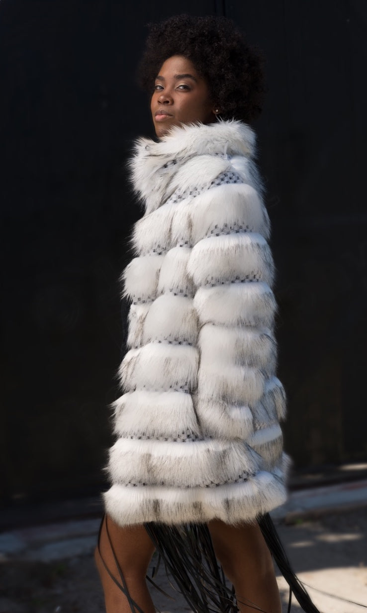 Burning-man-women's-faux-fur-noble-coat-white-1.6
