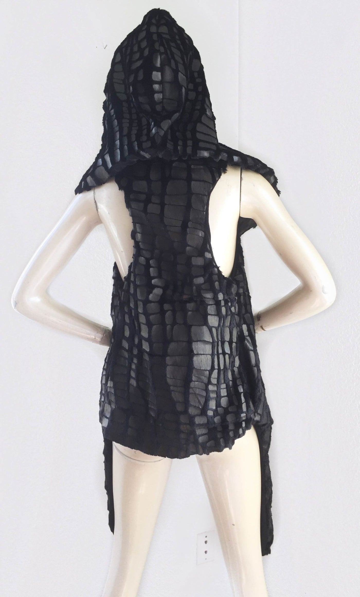 women's-faux-fur-black-crocodile-vest-furrocious-furr-44